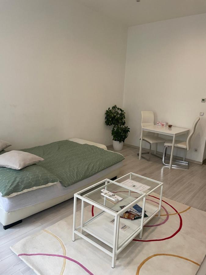 Hutteldorf Apartment Виена Екстериор снимка
